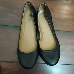Black Flats- size 6